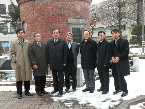 이재춘원장(사진왼쪽에서 세번째).jpg