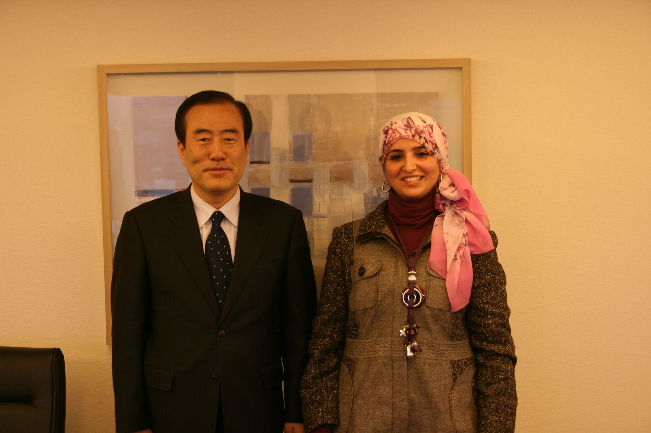 마스다르사 관계자와 함께한 이재춘 원장.JPG